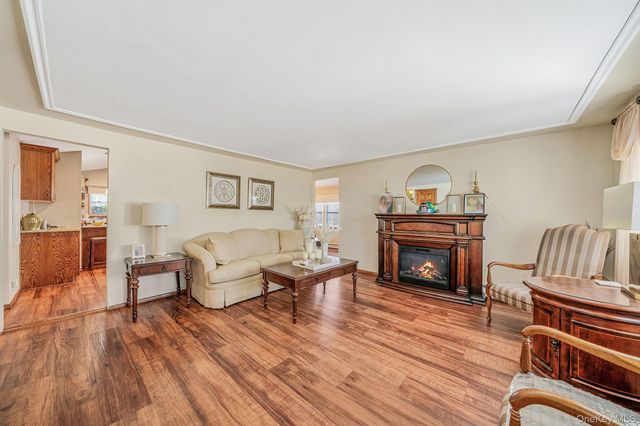 28 Pamela Lane, Selden, NY 11784