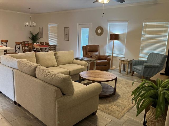 1941 Admiral Ln, Aransas Pass, TX 78336