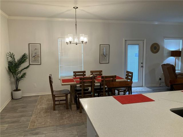 1941 Admiral Ln, Aransas Pass, TX 78336