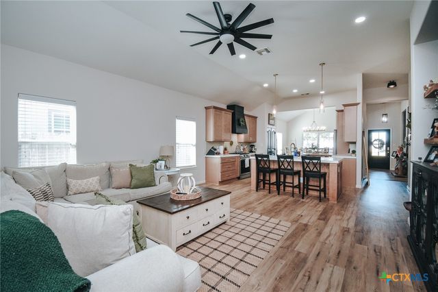 324 Brushy Creek, Victoria, TX 77904