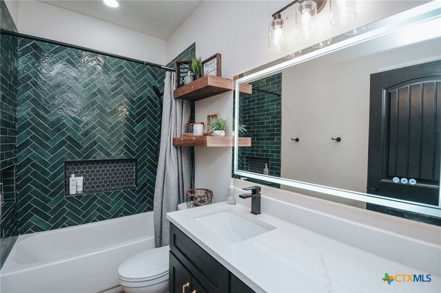 324 Brushy Creek, Victoria, TX 77904