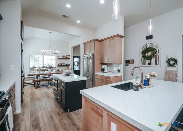 324 Brushy Creek, Victoria, TX 77904