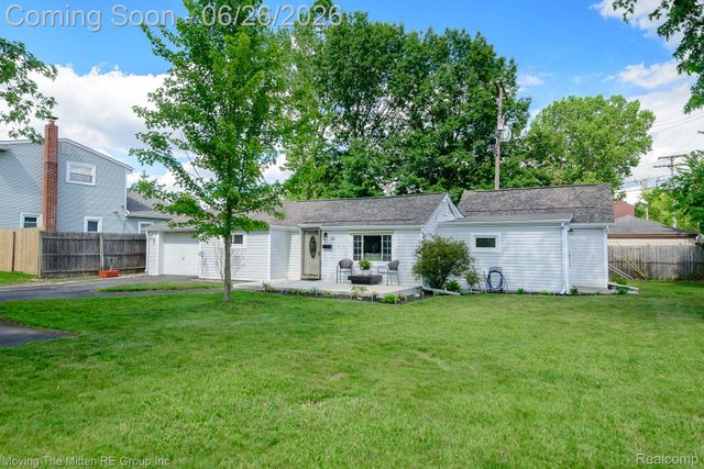 30 Wexford Avenue, Belleville, MI 48111