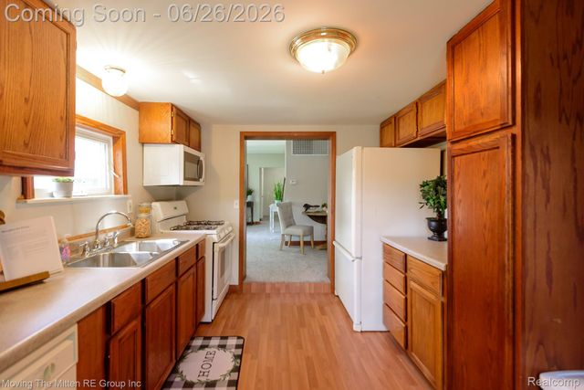 30 Wexford Avenue, Belleville, MI 48111