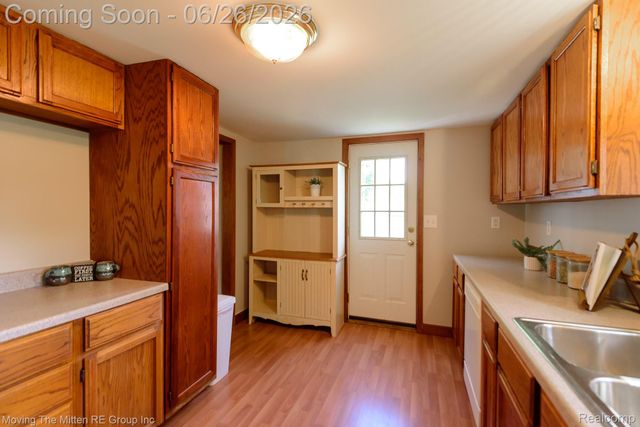 30 Wexford Avenue, Belleville, MI 48111