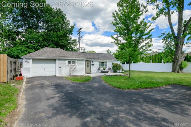 30 Wexford Avenue, Belleville, MI 48111
