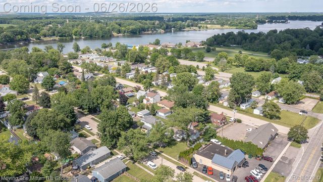 30 Wexford Avenue, Belleville, MI 48111