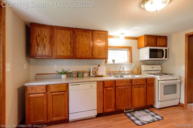30 Wexford Avenue, Belleville, MI 48111