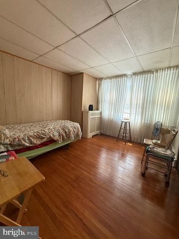 4925 D ST, Philadelphia, PA 19120
