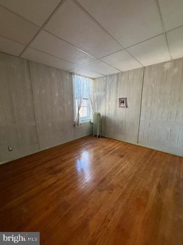4925 D ST, Philadelphia, PA 19120
