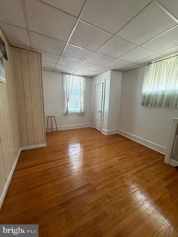 4925 D ST, Philadelphia, PA 19120