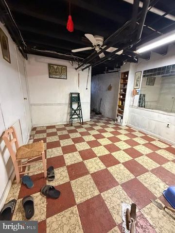 4925 D ST, Philadelphia, PA 19120