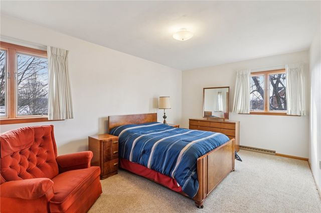 1423 8th St, Irwin, PA 15642