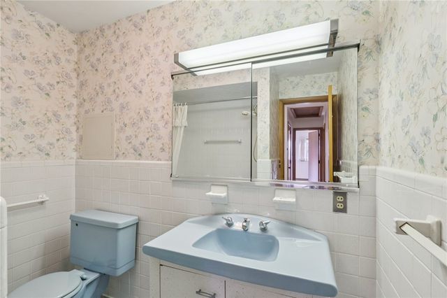 1423 8th St, Irwin, PA 15642