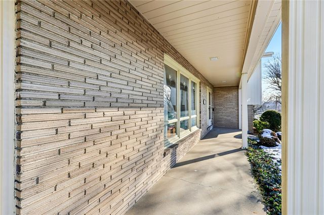 1423 8th St, Irwin, PA 15642