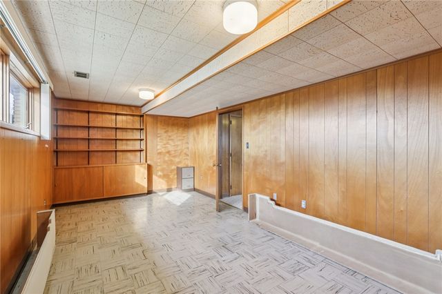 1423 8th St, Irwin, PA 15642