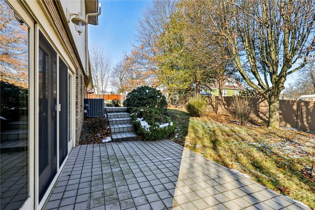 1423 8th St, Irwin, PA 15642