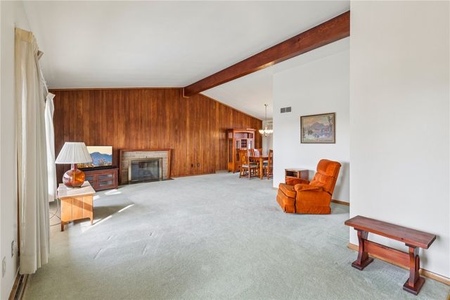 1423 8th St, Irwin, PA 15642