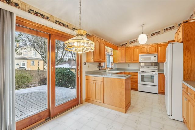 1423 8th St, Irwin, PA 15642