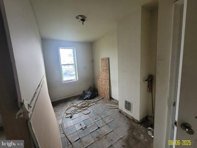 1818 CLIFTON AVE, Baltimore, MD 21217