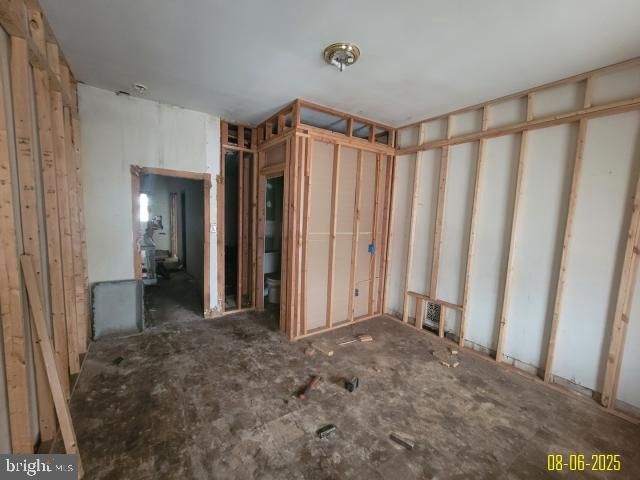 1818 CLIFTON AVE, Baltimore, MD 21217