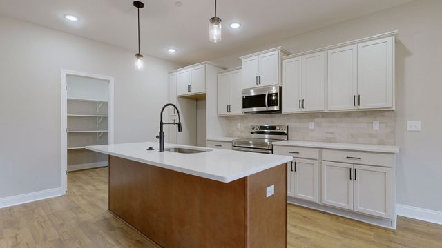 1417 Rooster Ridge Rd, Pleasant View, TN 37146