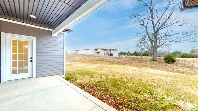 1417 Rooster Ridge Rd, Pleasant View, TN 37146
