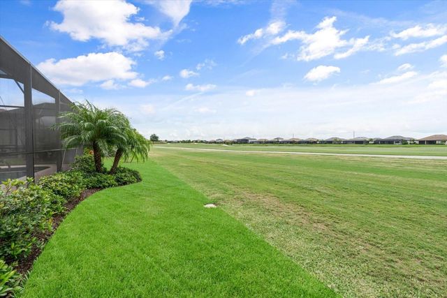 5705 CHEECH GLEN, Lakewood Ranch, FL 34211