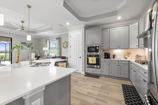 5705 CHEECH GLEN, Lakewood Ranch, FL 34211