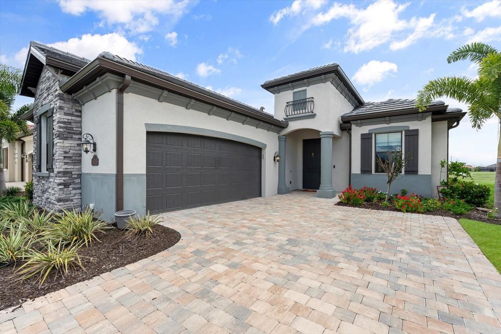 5705 CHEECH GLEN, Lakewood Ranch, FL 34211