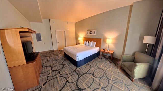 211 East Flamingo Road 817, Las Vegas, NV 89169