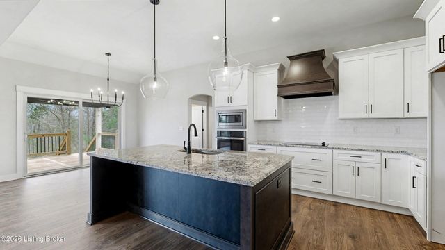 10400 Martinside Dr, Louisville, KY 40291