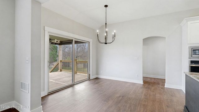 10400 Martinside Dr, Louisville, KY 40291