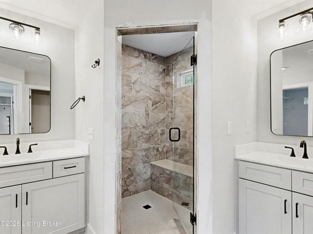 10400 Martinside Dr, Louisville, KY 40291