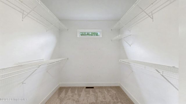 10400 Martinside Dr, Louisville, KY 40291