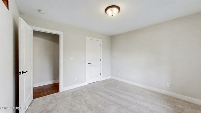 10400 Martinside Dr, Louisville, KY 40291