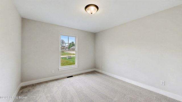 10400 Martinside Dr, Louisville, KY 40291