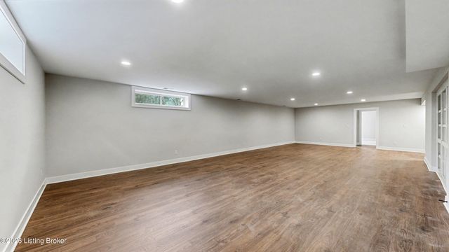 10400 Martinside Dr, Louisville, KY 40291