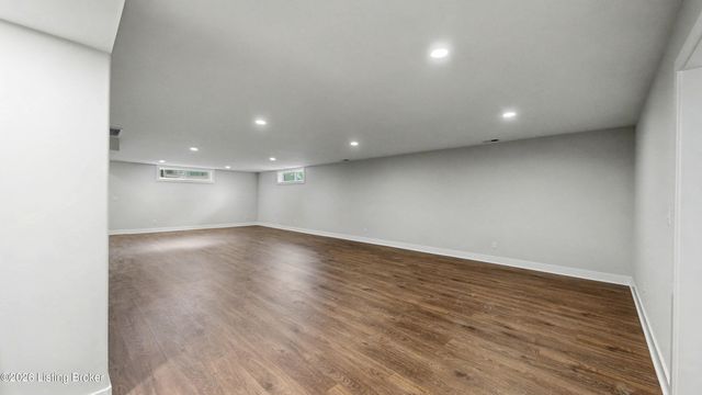 10400 Martinside Dr, Louisville, KY 40291