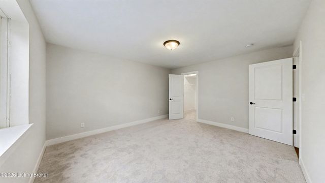 10400 Martinside Dr, Louisville, KY 40291