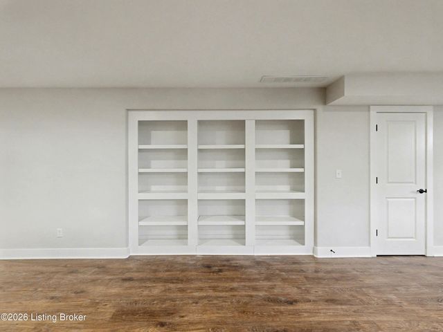 10400 Martinside Dr, Louisville, KY 40291