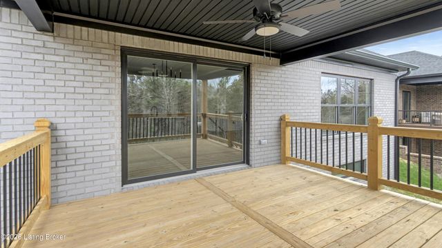 10400 Martinside Dr, Louisville, KY 40291