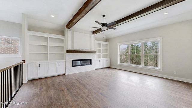 10400 Martinside Dr, Louisville, KY 40291