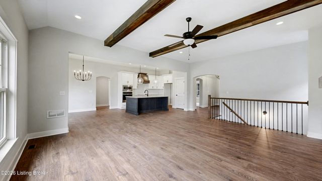 10400 Martinside Dr, Louisville, KY 40291