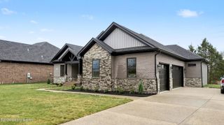 10400 Martinside Dr, Louisville, KY 40291