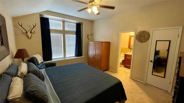 132 Cotton Drive, Lake Jackson, TX 77566