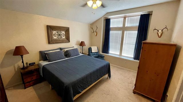 132 Cotton Drive, Lake Jackson, TX 77566