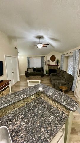 132 Cotton Drive, Lake Jackson, TX 77566