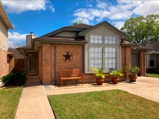 132 Cotton Drive, Lake Jackson, TX 77566