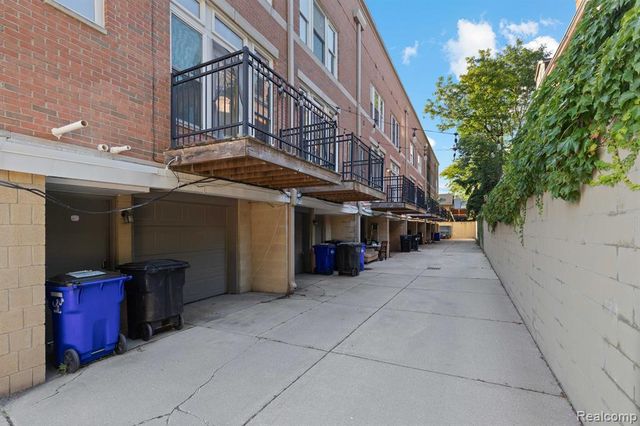 4406 3rd Street 2, Detroit, MI 48201